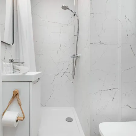 Baltic 15 Minutes From The By Renters شقة غدانسك